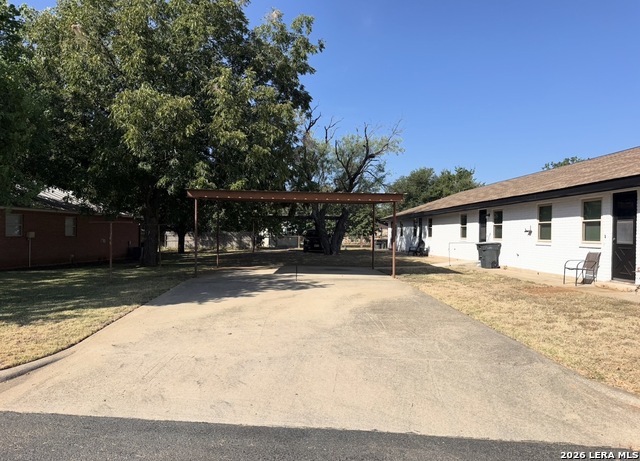 1405 N Crockett St Property Photo 11
