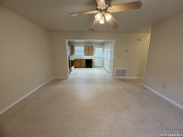 823 Dallas St Property Photo 3