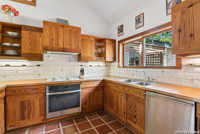 221 Madison Property Photo 32