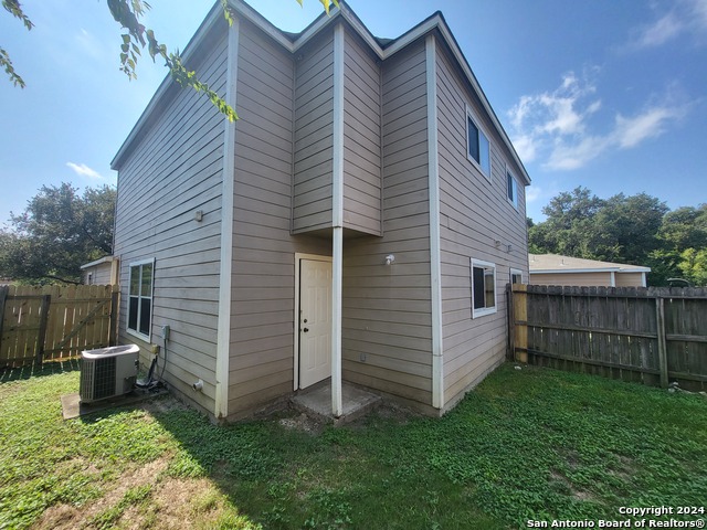 8009 Maverick Climb Property Photo 15