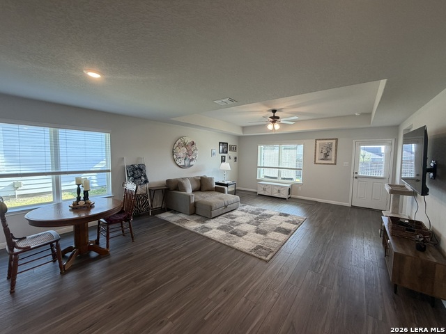 401 Lina Way Property Photo 6