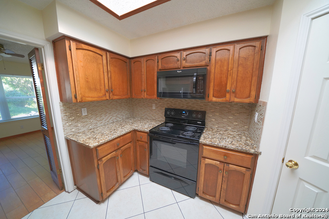 4211 Colonneh Trl Property Photo 18