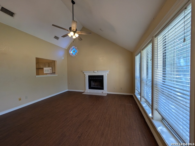 1043 Rivertree Dr Property Photo 6