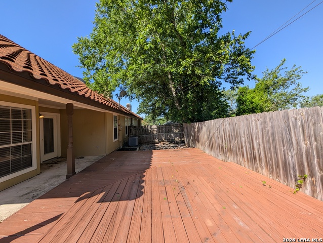 1043 Rivertree Dr Property Photo 24