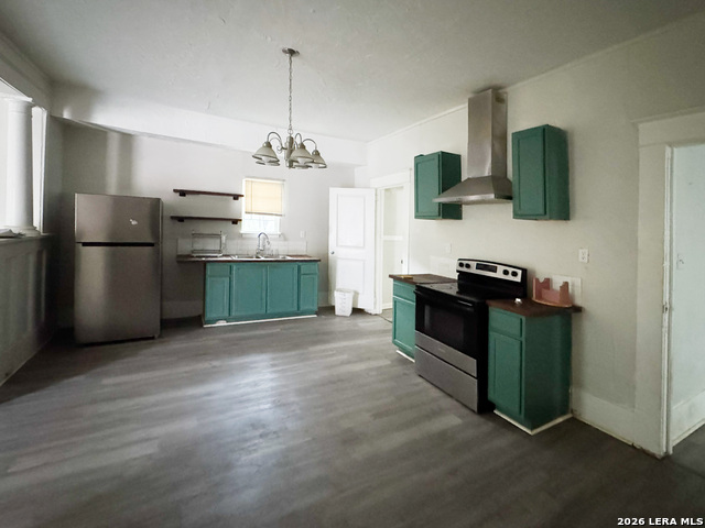 159 N San Felipe Ave Property Photo 4