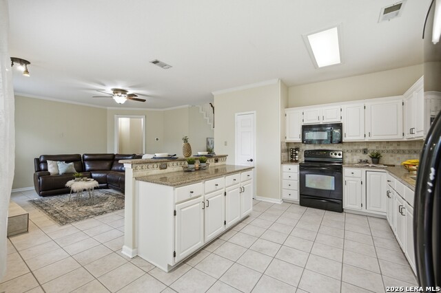 18143 Summer Knoll Dr Property Photo 18