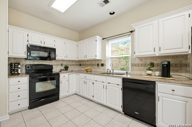 18143 Summer Knoll Dr Property Photo 24