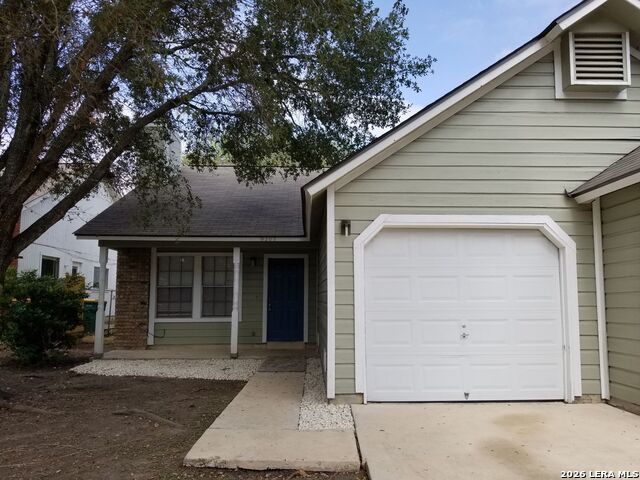 9207 Shadow Crest Dr Property Photo 2