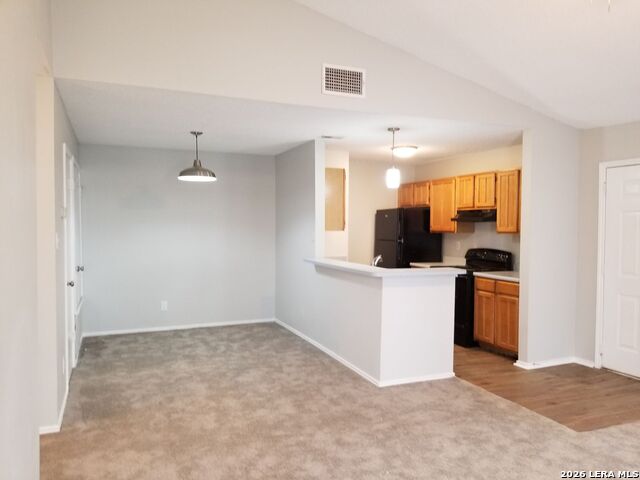 9207 Shadow Crest Dr Property Photo 5