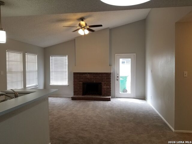 9207 Shadow Crest Dr Property Photo 8