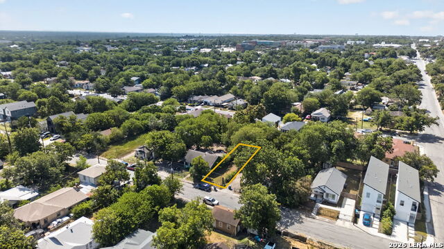 1818 E Crockett St Property Photo 3