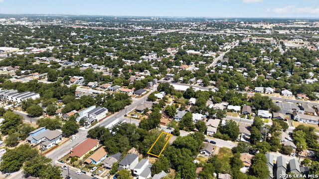 1818 E Crockett St Property Photo 6