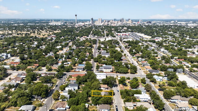 1818 E Crockett St Property Photo 7