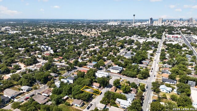 1818 E Crockett St Property Photo 8