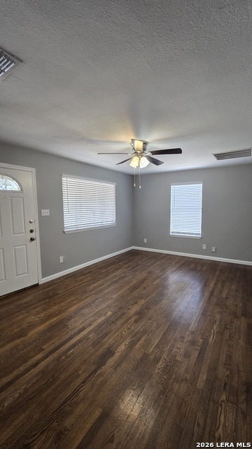 302 W Southcross Property Photo 2