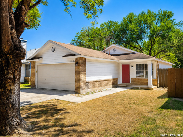 10040 Woodtrail Property Photo 3