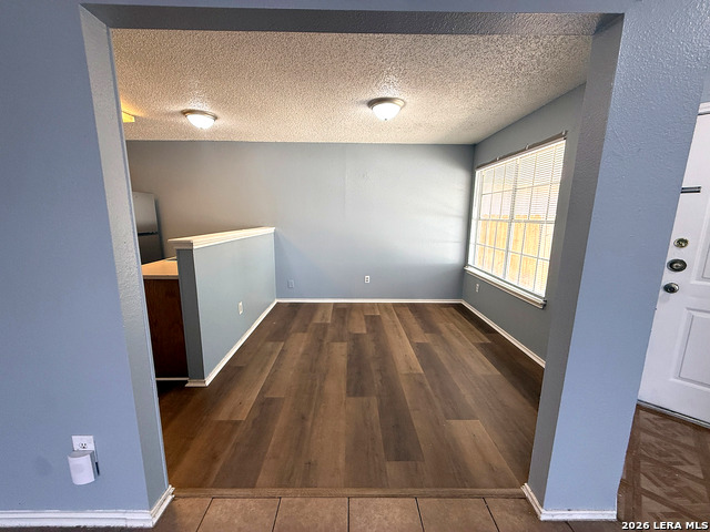 10040 Woodtrail Property Photo 6