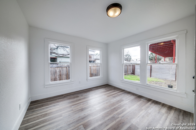 322 E Locust Property Photo 8