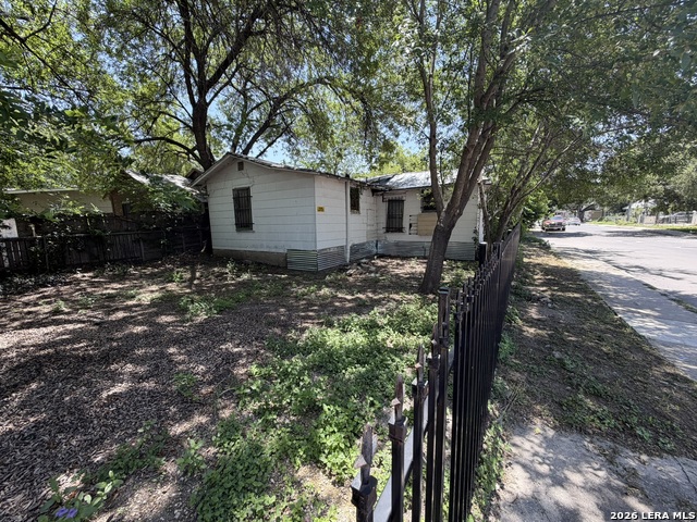 153 Henry Property Photo 1