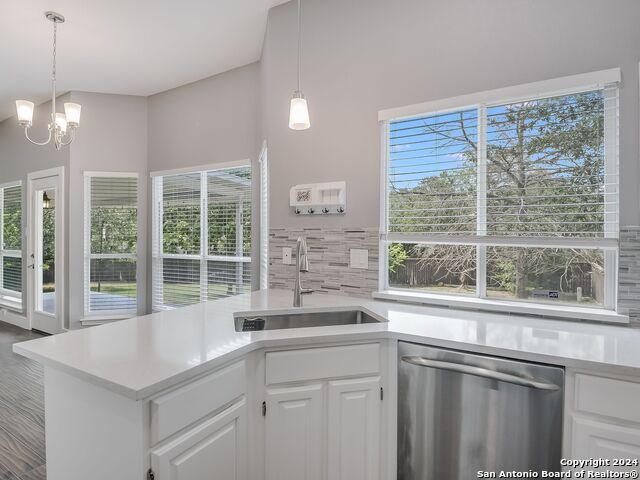 15711 Wolf Creek St Property Photo 12