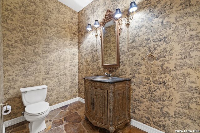17323 Fountain Bluff Dr Property Photo 3