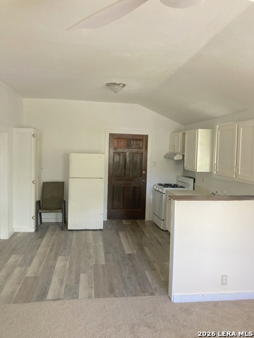 2409 Booker St Property Photo 3