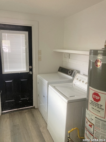 2409 Booker St Property Photo 8