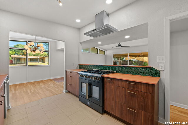 214 Southbridge St Property Photo 15