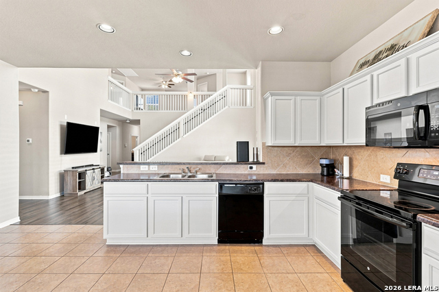 1842 Golden Maple Property Photo 15