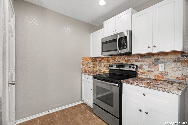 1838 Hamilton Pool Property Photo 8