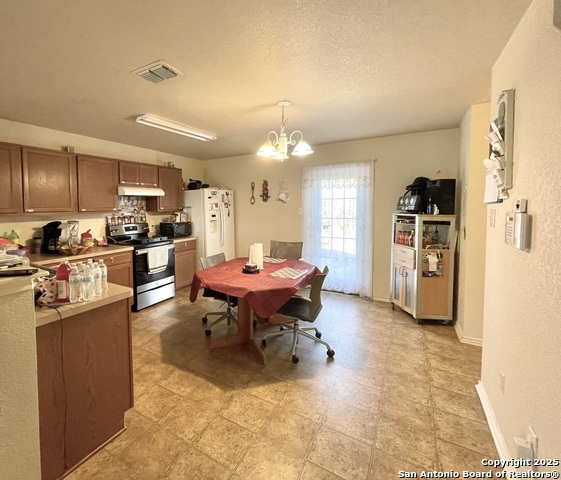 910 Absolon Farm Property Photo 3