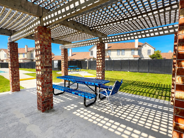 7880 Micron Dr Property Photo 14