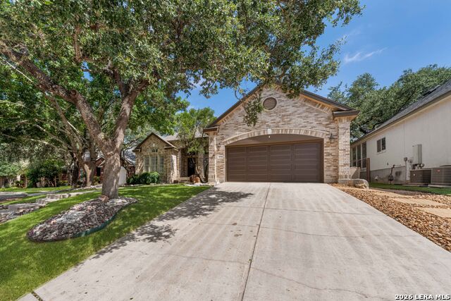 1711 Sandringham Property Photo 3