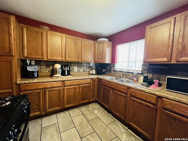 311 Riverdale Property Photo 9