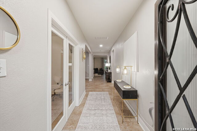 8026 Royal Fld Property Photo 3