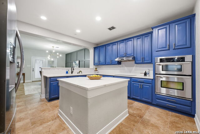 8026 Royal Fld Property Photo 9