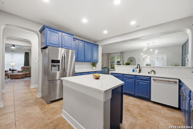 8026 Royal Fld Property Photo 10