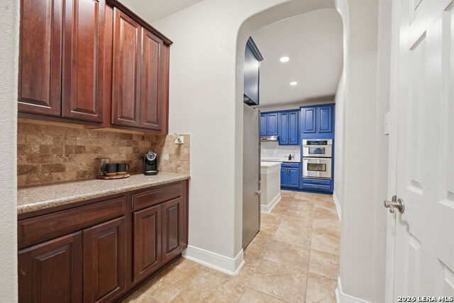 8026 Royal Fld Property Photo 11