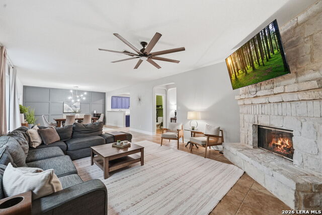 8026 Royal Fld Property Photo 14