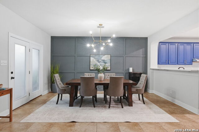 8026 Royal Fld Property Photo 15