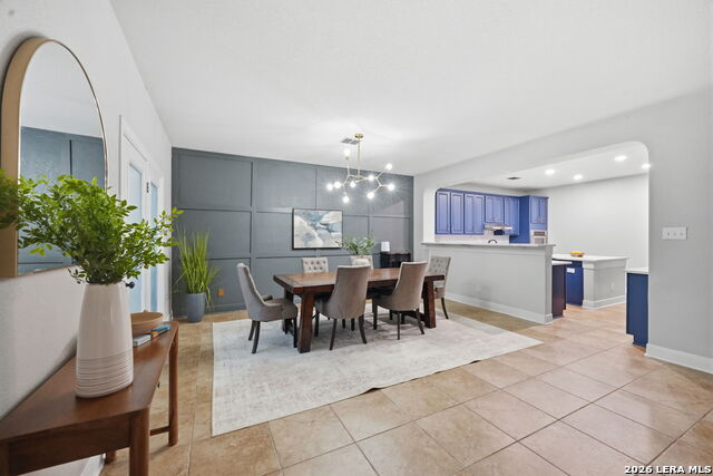 8026 Royal Fld Property Photo 16