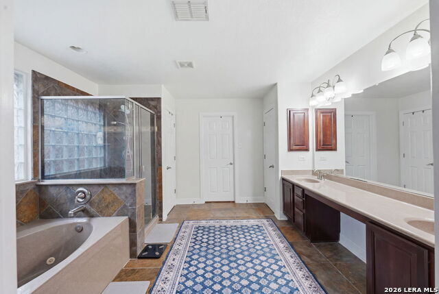 8026 Royal Fld Property Photo 23