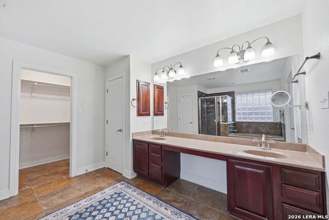 8026 Royal Fld Property Photo 24