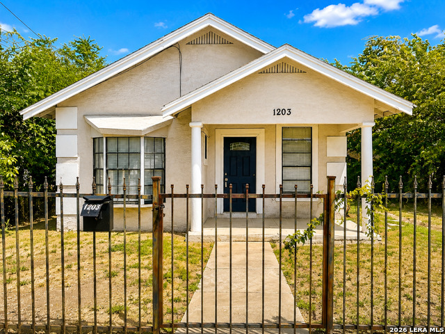 1203 LAMAR ST Property Photo 1