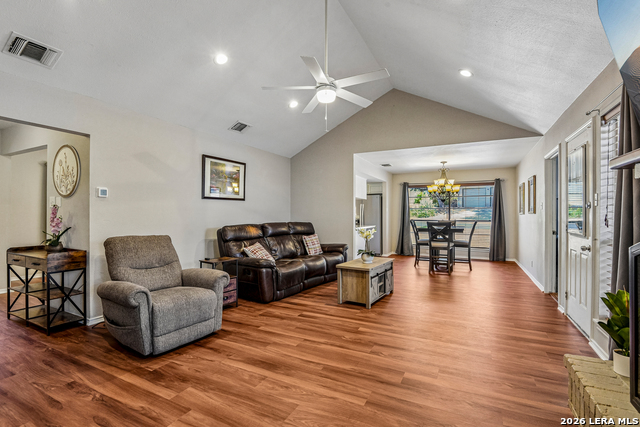 15118 Sun Spur St Property Photo 7