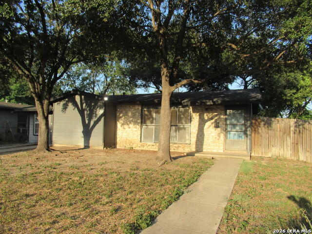 702 Longleaf St Property Photo 1