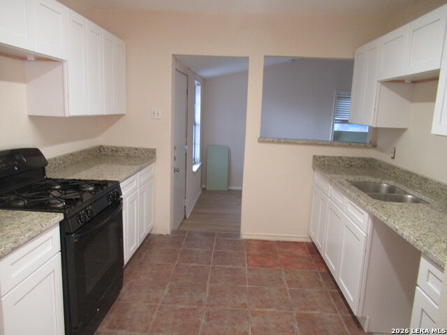 702 Longleaf St Property Photo 4