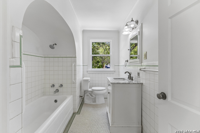 120 Lamont Ave Property Photo 13