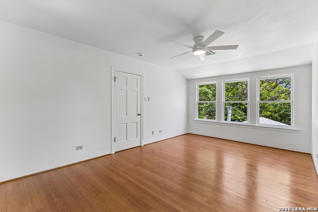 120 Lamont Ave Property Photo 44