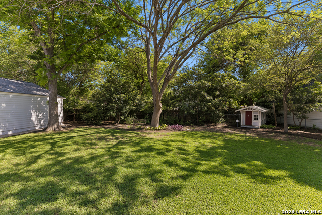 120 Lamont Ave Property Photo 59